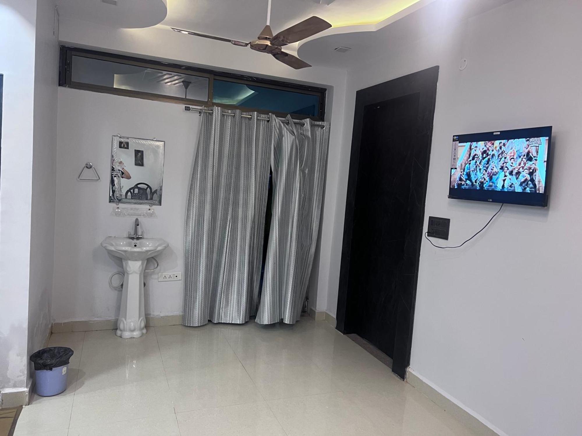 J K Apartment Allāhābād Junction Exteriér fotografie